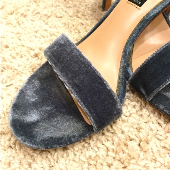 Steven by Steve Madden blue velvet heels - Picture 3 of 4